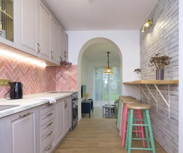 Garden Apartment - Folk District